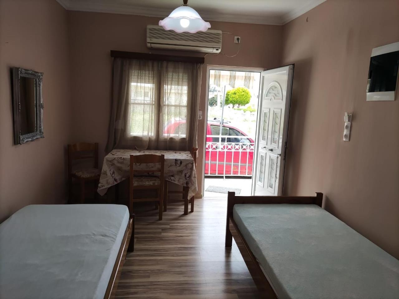 Sissy Apartment Vrachati Exterior photo